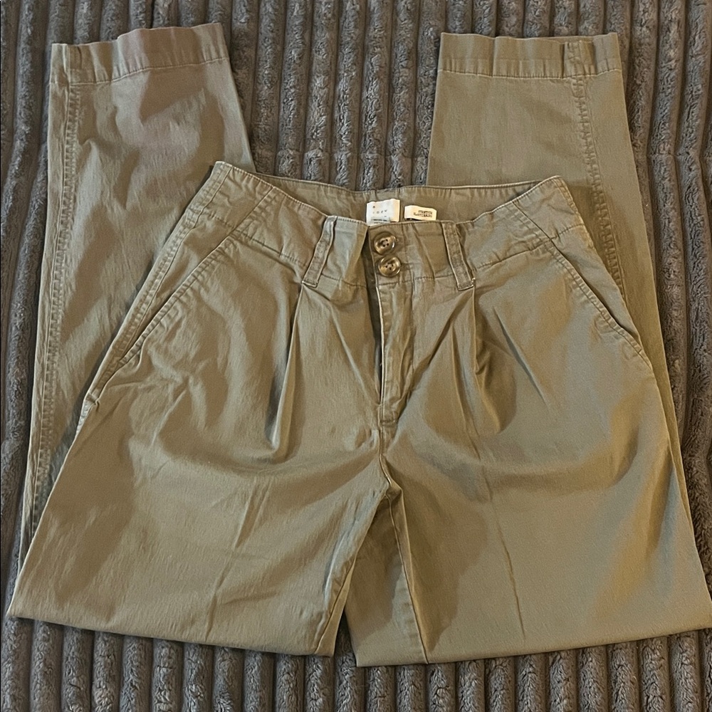 a new day Women's pleated olive Khaki Chino Pants